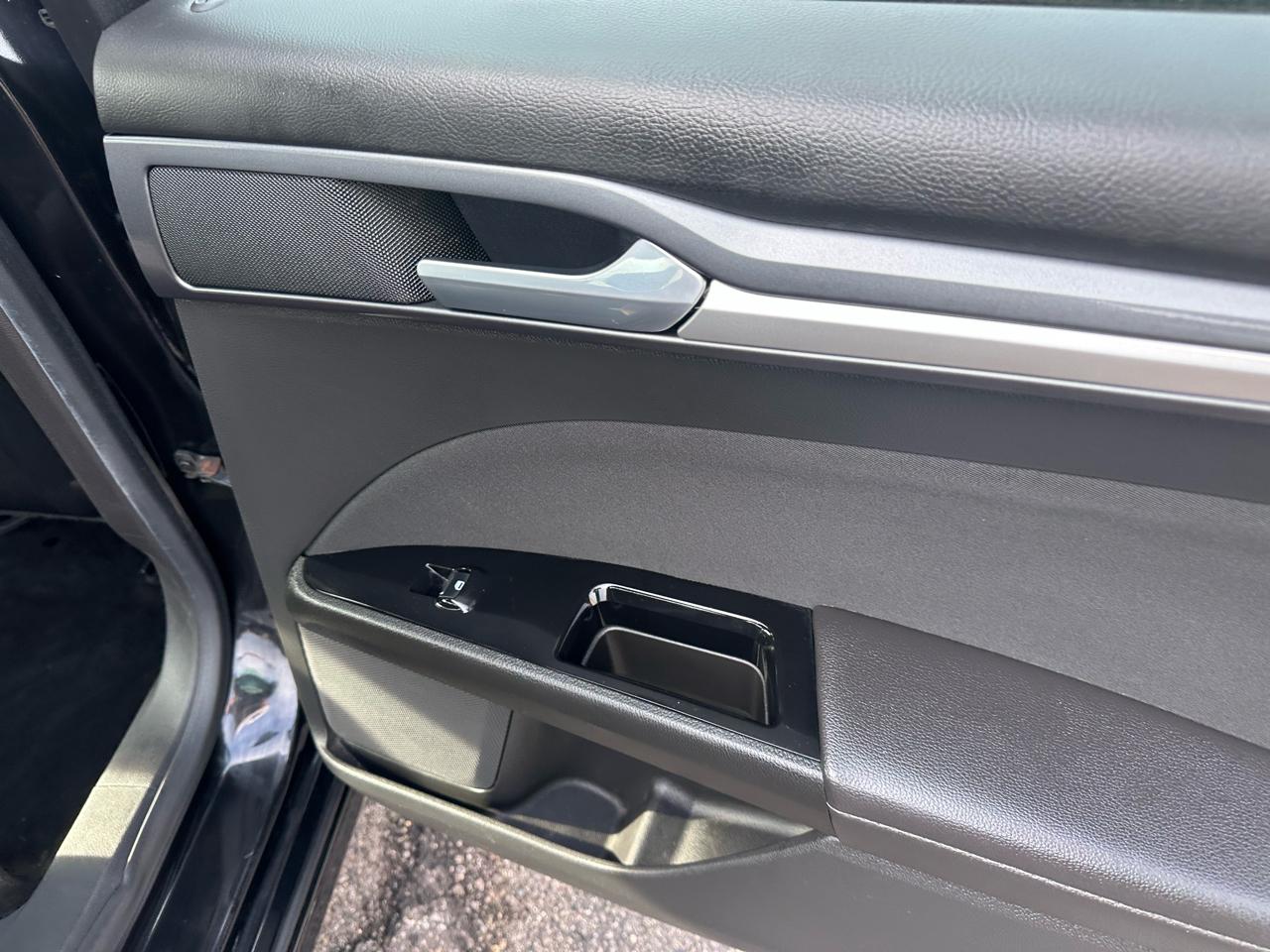 Ford Fusion 4dr Sdn SE FWD 2014