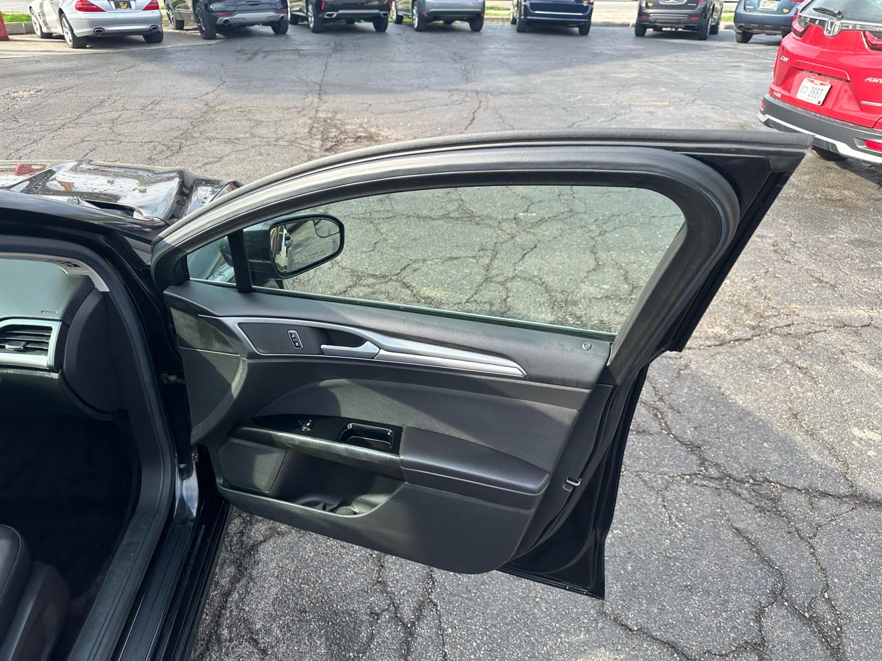 Ford Fusion 4dr Sdn SE FWD 2014