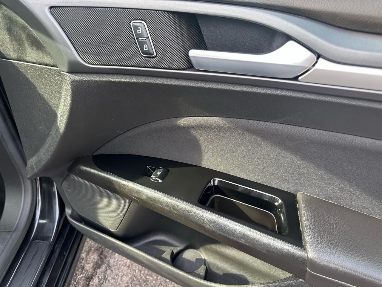 Ford Fusion 4dr Sdn SE FWD 2014