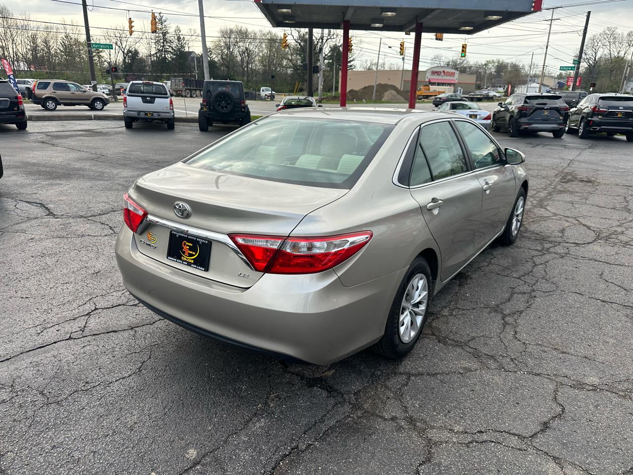 Toyota Camry 4dr Sdn I4 Auto XLE (Natl) 2015