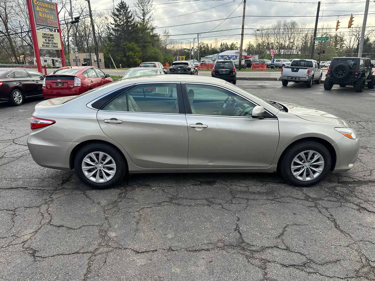Toyota Camry 4dr Sdn I4 Auto XLE (Natl) 2015