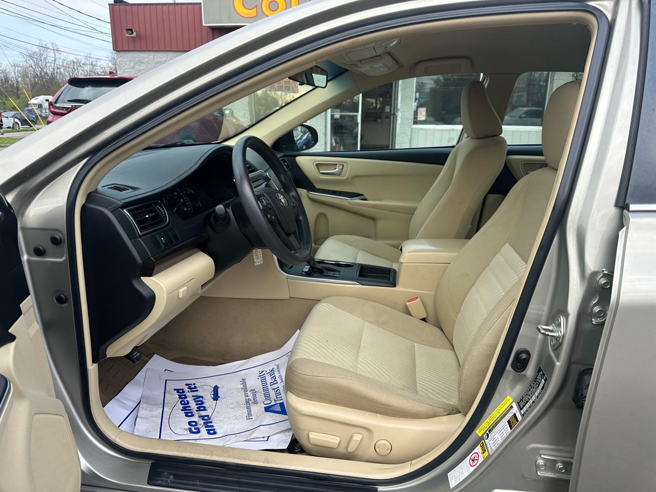 Toyota Camry 4dr Sdn I4 Auto XLE (Natl) 2015