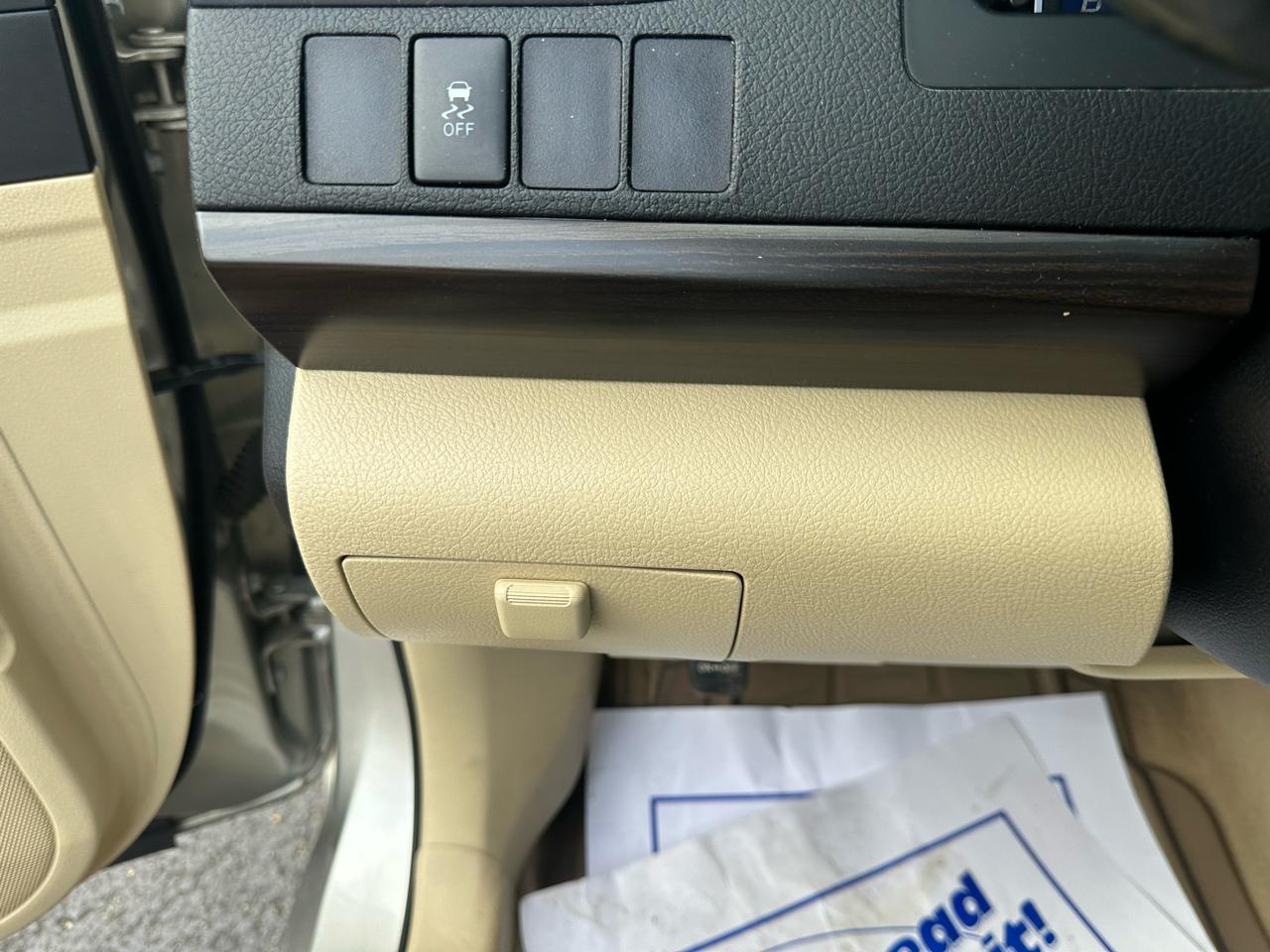 Toyota Camry 4dr Sdn I4 Auto XLE (Natl) 2015