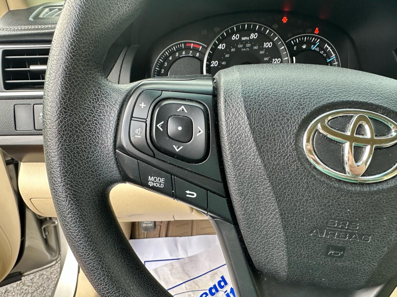 Toyota Camry 4dr Sdn I4 Auto XLE (Natl) 2015