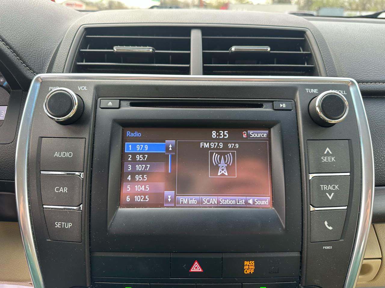 Toyota Camry 4dr Sdn I4 Auto XLE (Natl) 2015