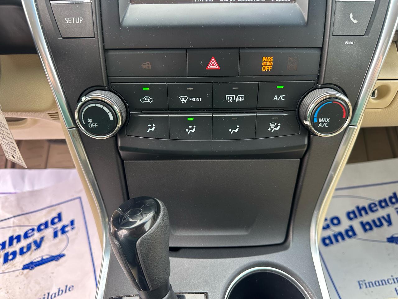 Toyota Camry 4dr Sdn I4 Auto XLE (Natl) 2015