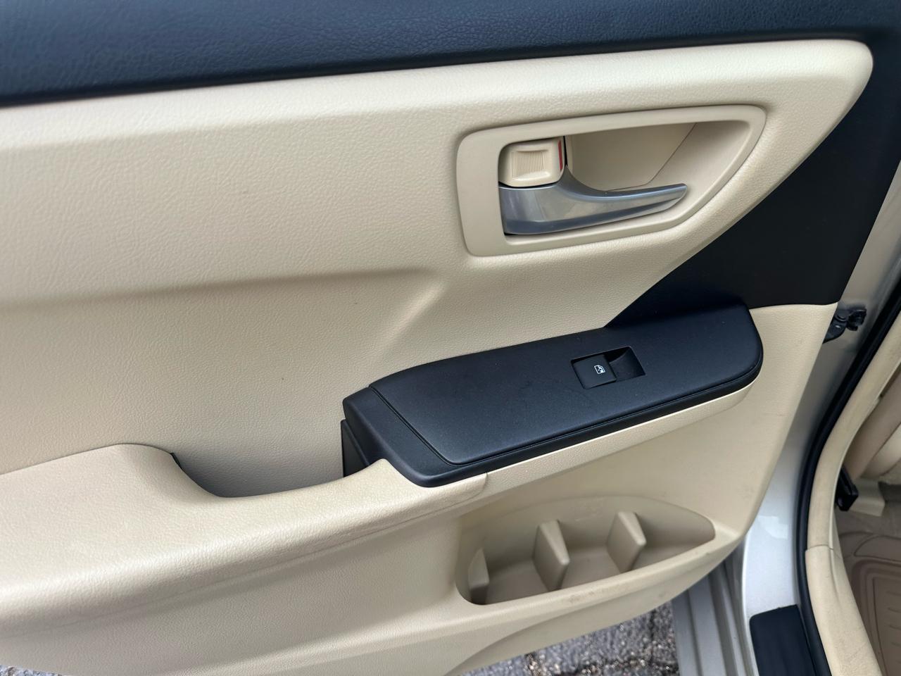 Toyota Camry 4dr Sdn I4 Auto XLE (Natl) 2015