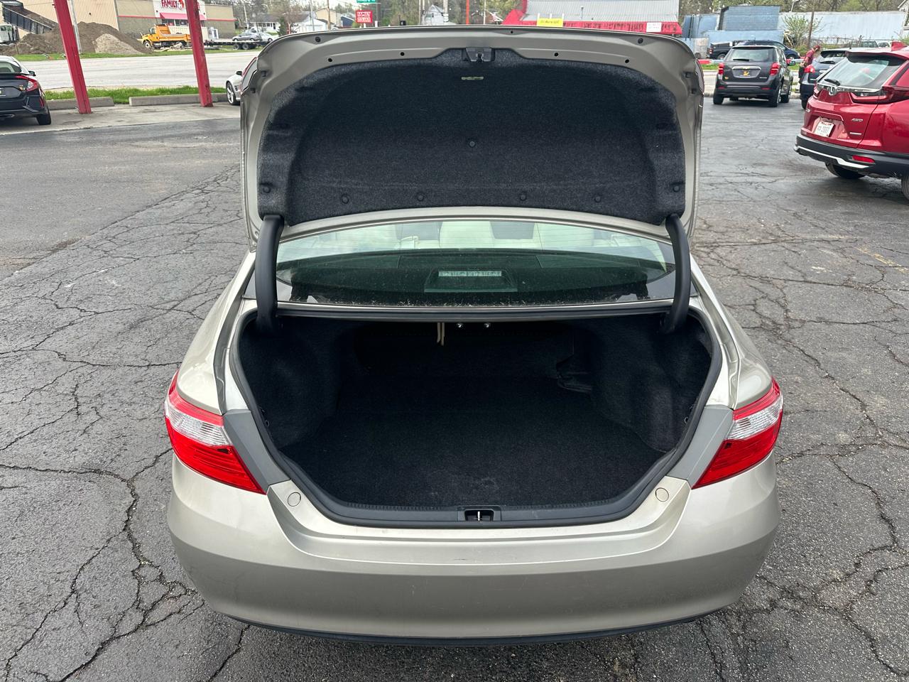 Toyota Camry 4dr Sdn I4 Auto XLE (Natl) 2015