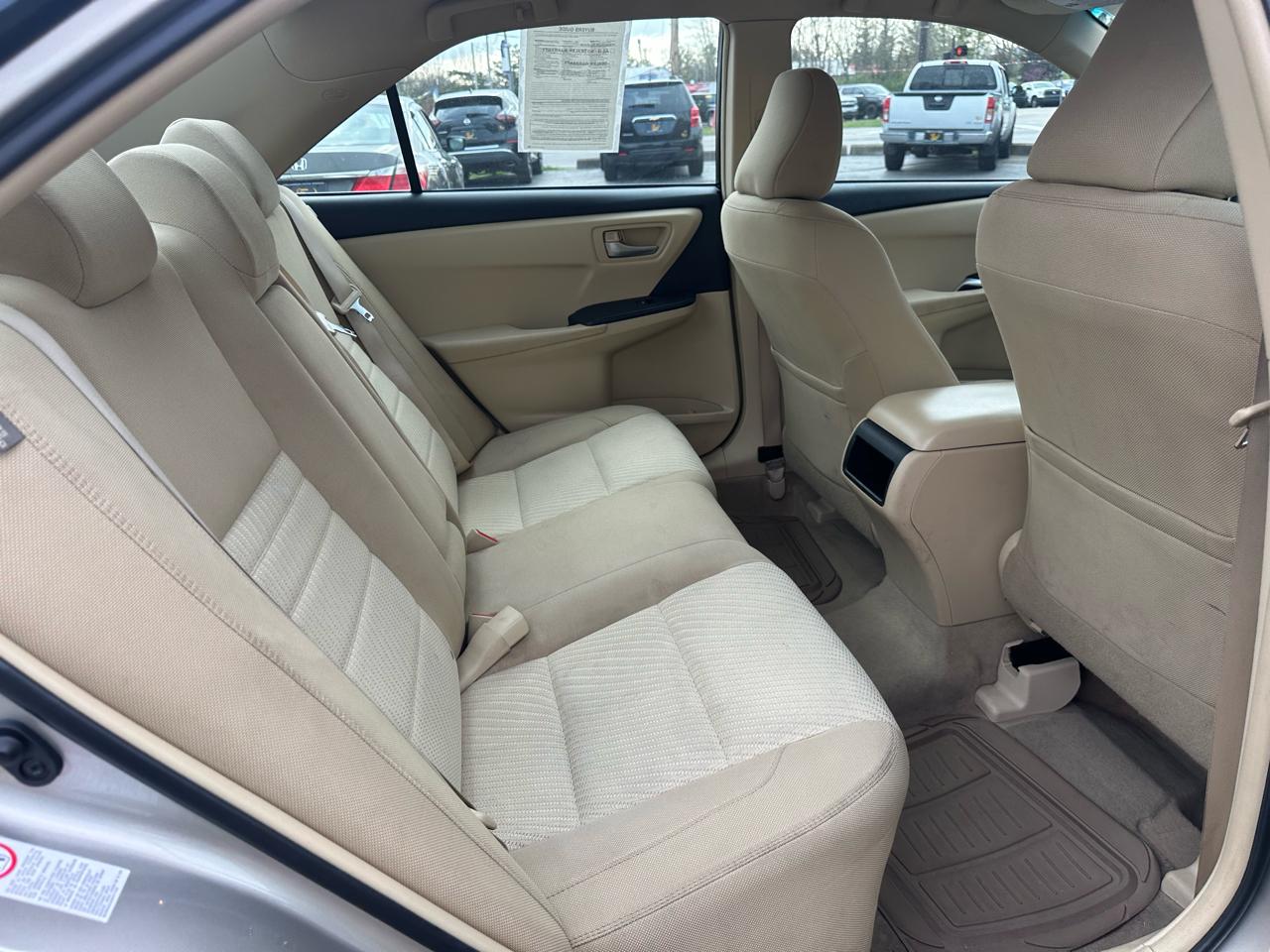 Toyota Camry 4dr Sdn I4 Auto XLE (Natl) 2015