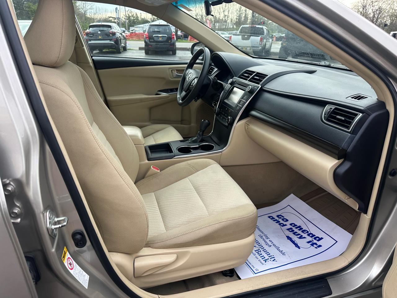 Toyota Camry 4dr Sdn I4 Auto XLE (Natl) 2015