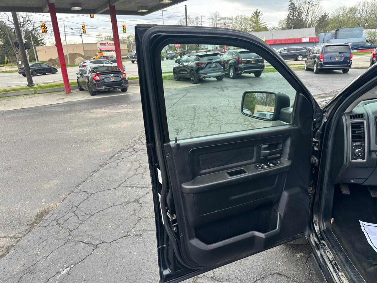 RAM 1500 2WD Crew Cab 140.5" Express 2014