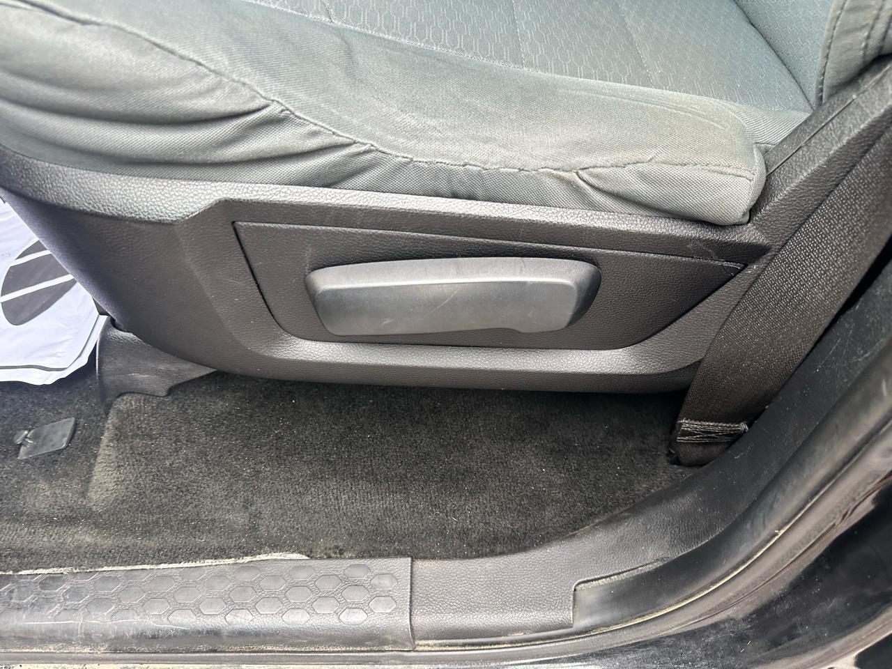 RAM 1500 2WD Crew Cab 140.5" Express 2014