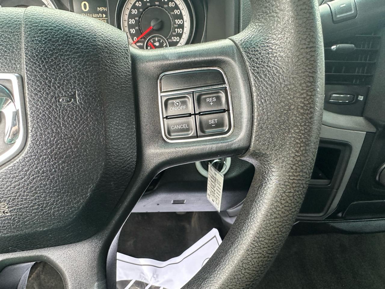 RAM 1500 2WD Crew Cab 140.5" Express 2014