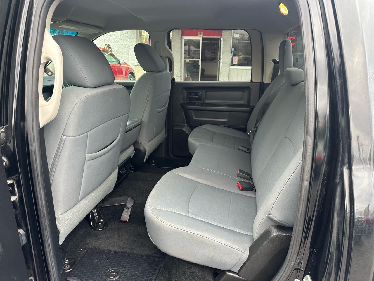 RAM 1500 2WD Crew Cab 140.5" Express 2014