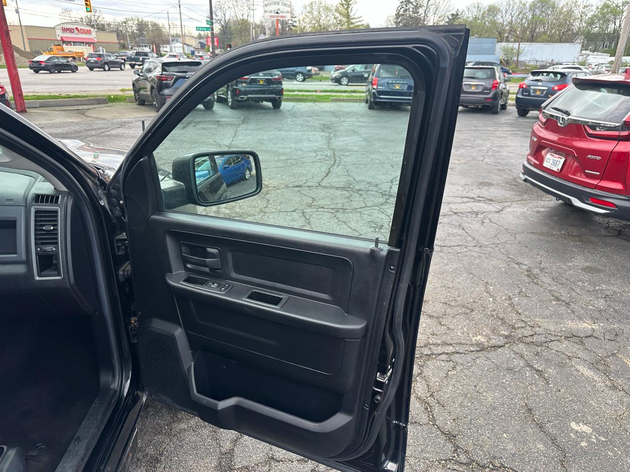 RAM 1500 2WD Crew Cab 140.5" Express 2014