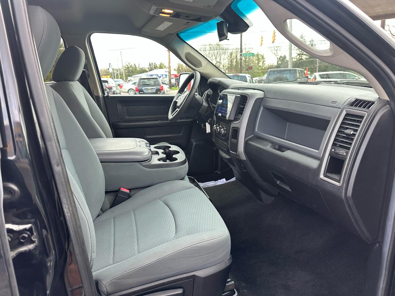 RAM 1500 2WD Crew Cab 140.5" Express 2014