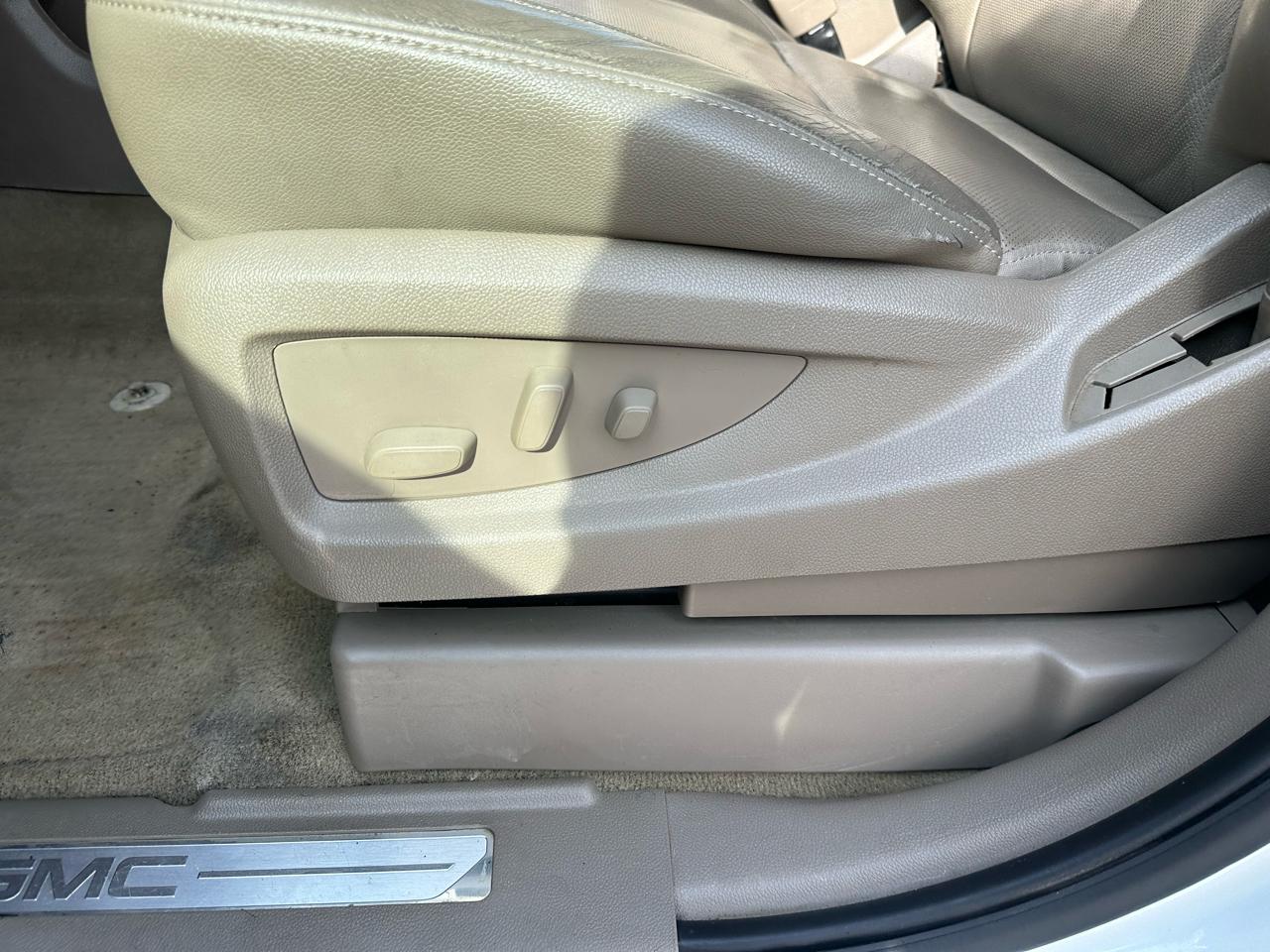 GMC Yukon 4WD 4dr SLT 2017