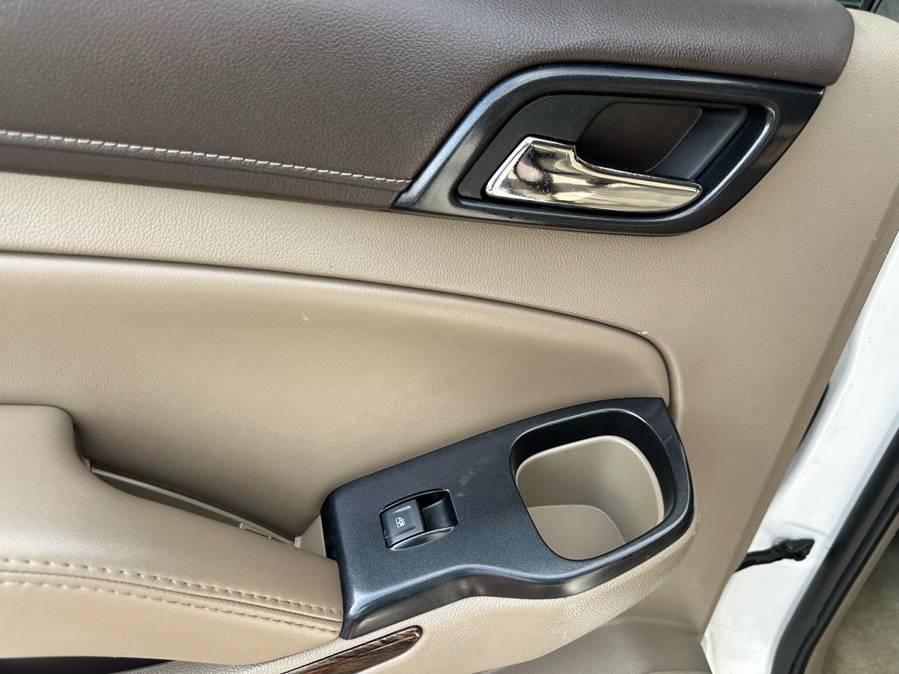 GMC Yukon 4WD 4dr SLT 2017