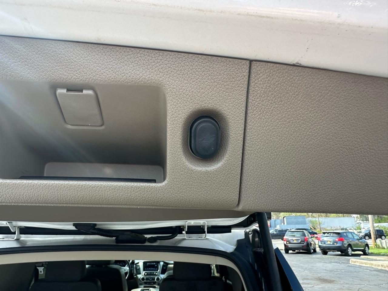 GMC Yukon 4WD 4dr SLT 2017