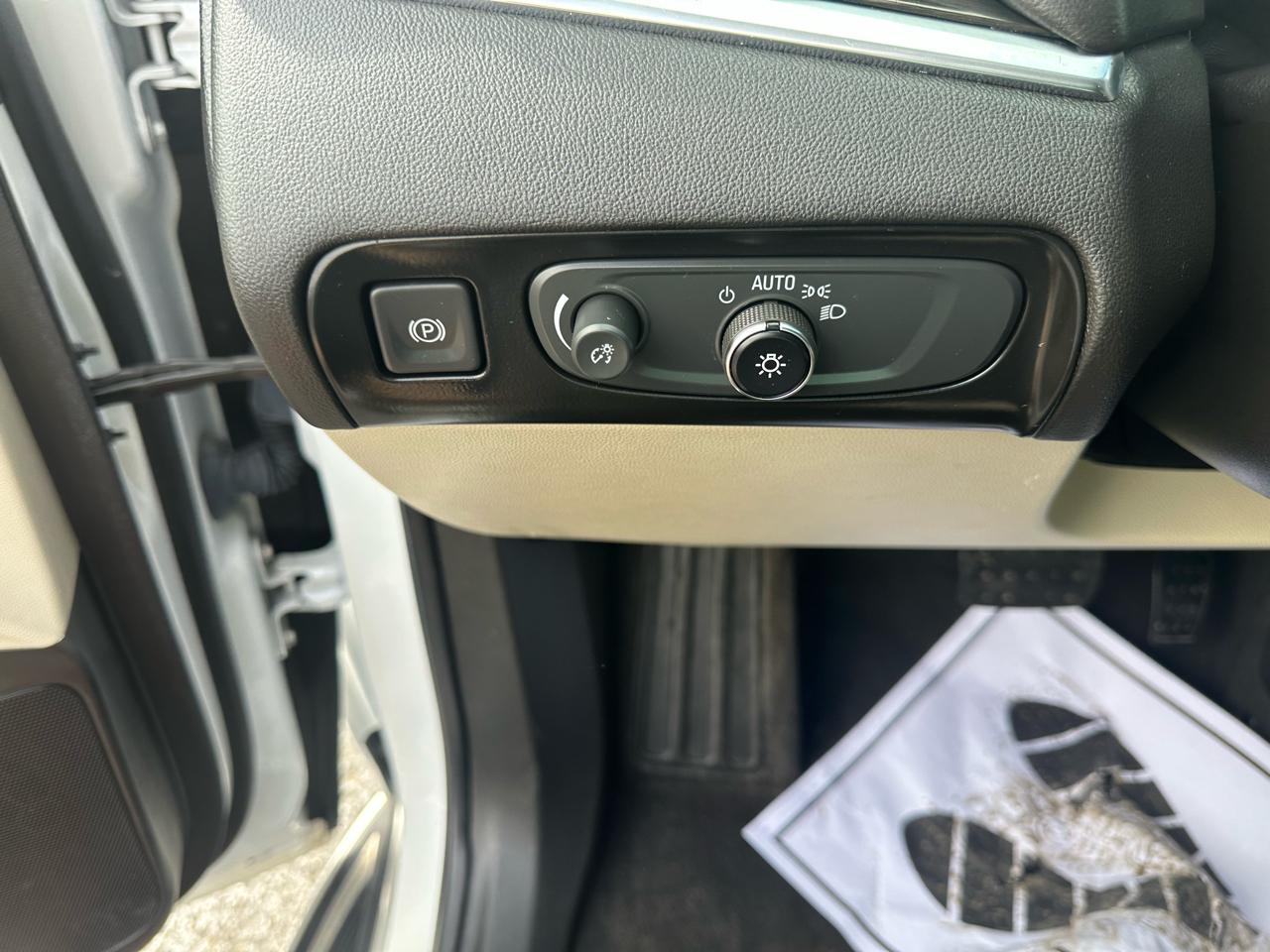 Buick Enclave FWD 4dr Essence 2019