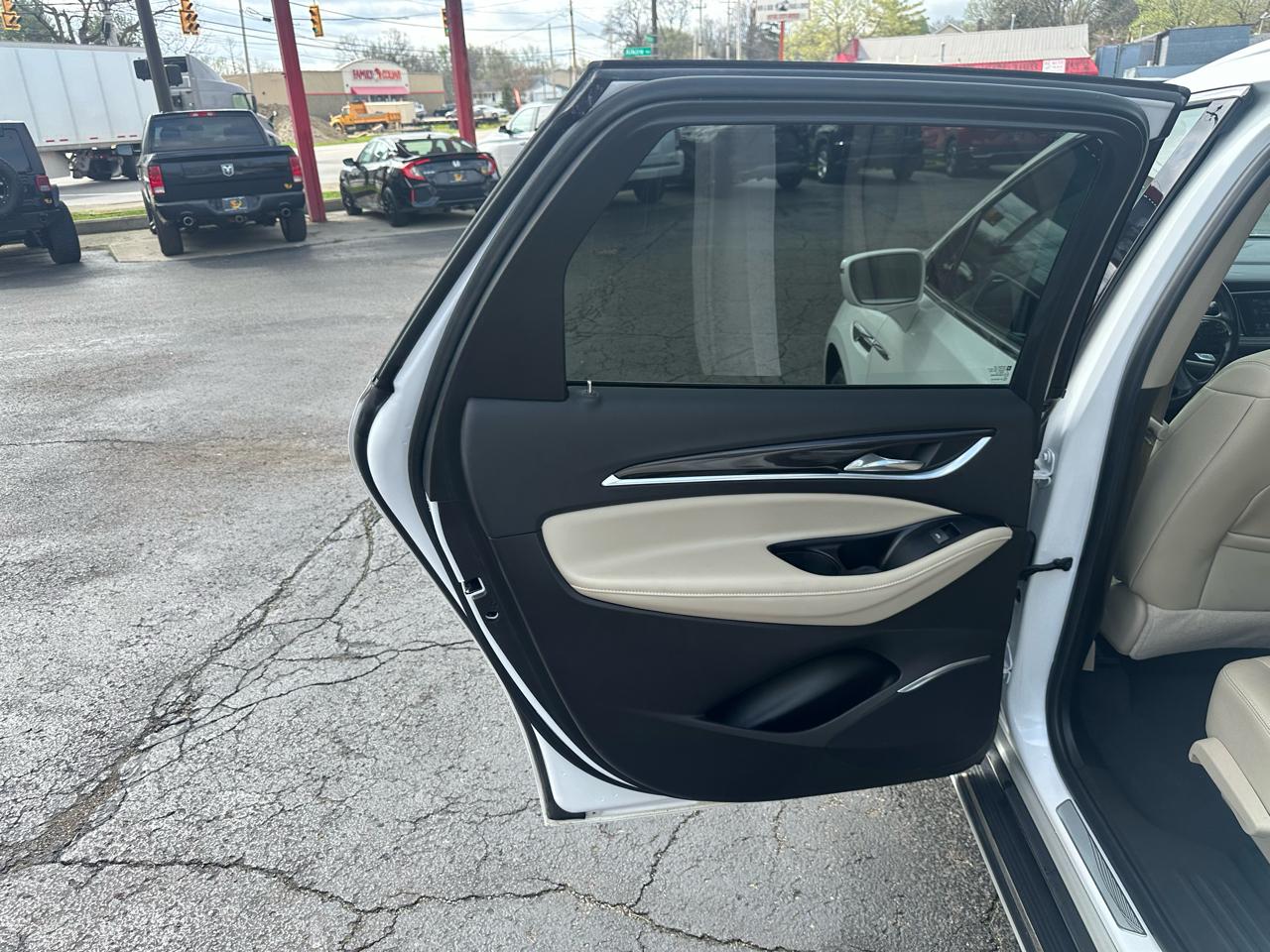 Buick Enclave FWD 4dr Essence 2019