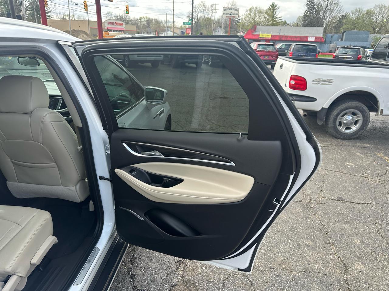 Buick Enclave FWD 4dr Essence 2019
