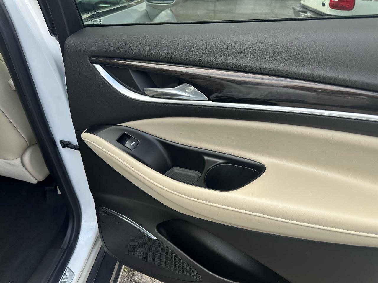 Buick Enclave FWD 4dr Essence 2019