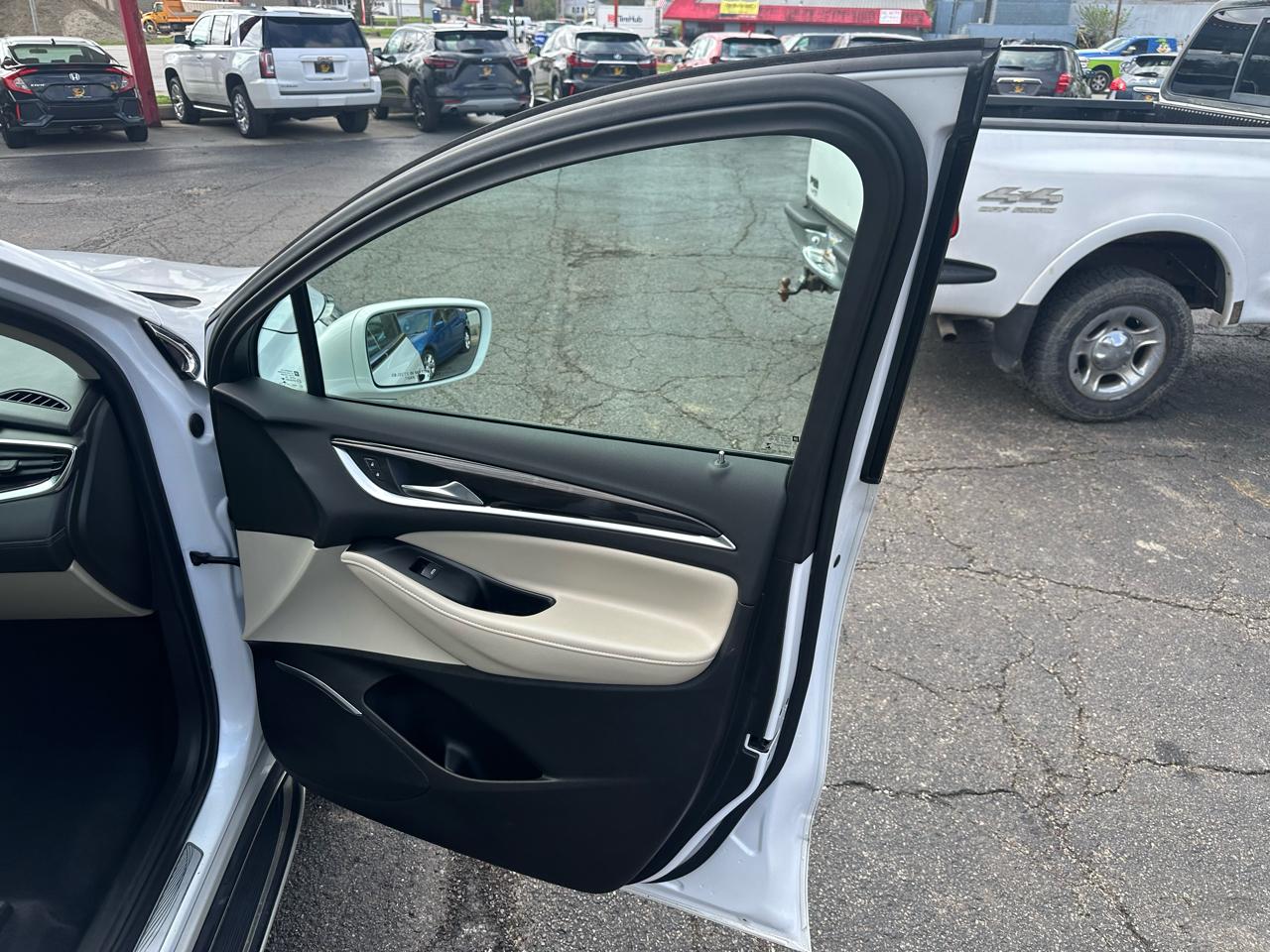 Buick Enclave FWD 4dr Essence 2019