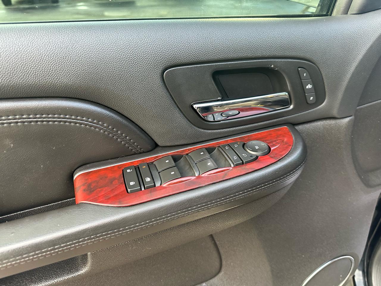 Cadillac Escalade ESV AWD 4dr 2009