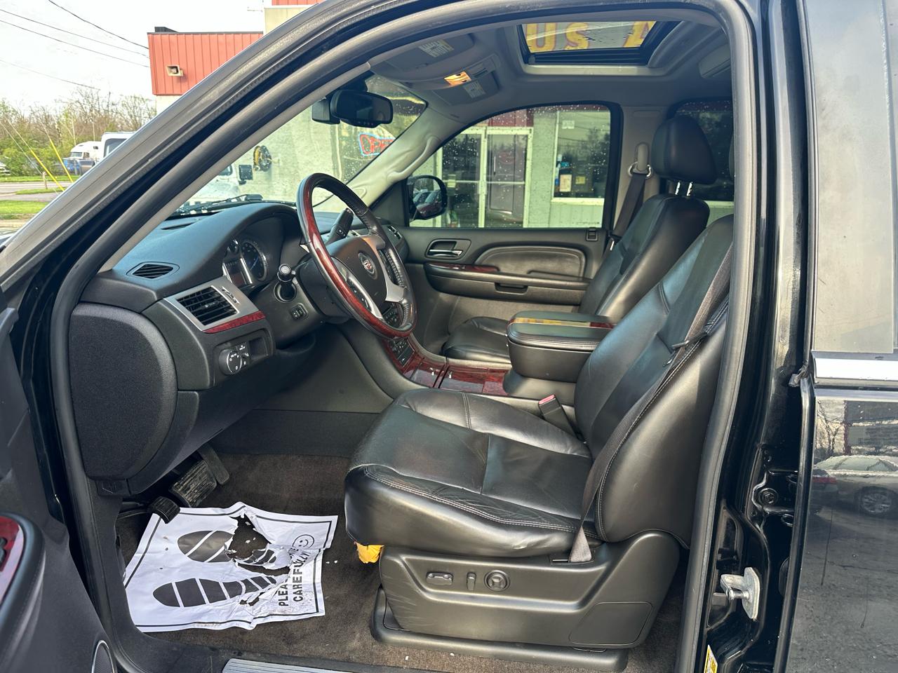 Cadillac Escalade ESV AWD 4dr 2009