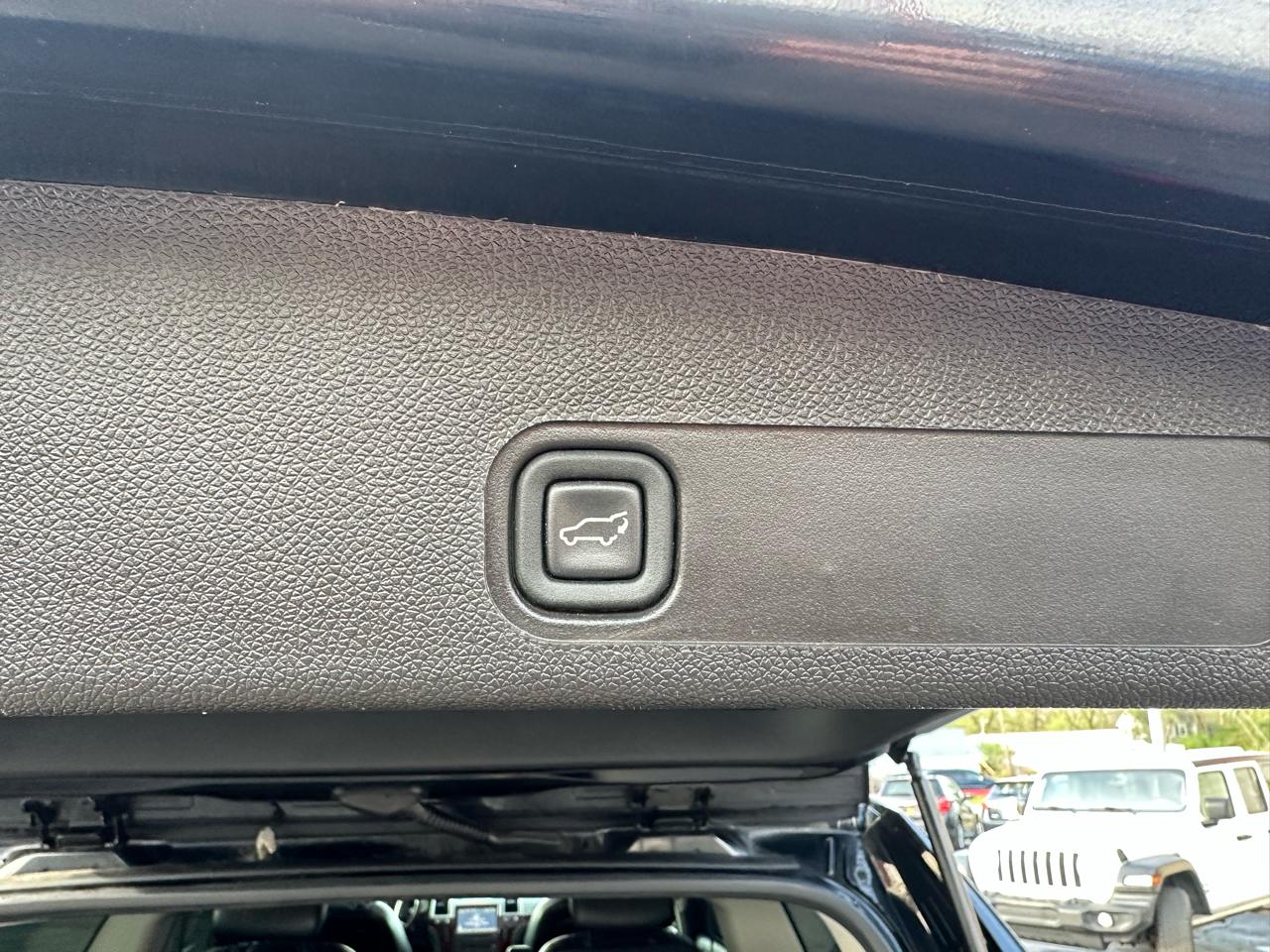 Cadillac Escalade ESV AWD 4dr 2009