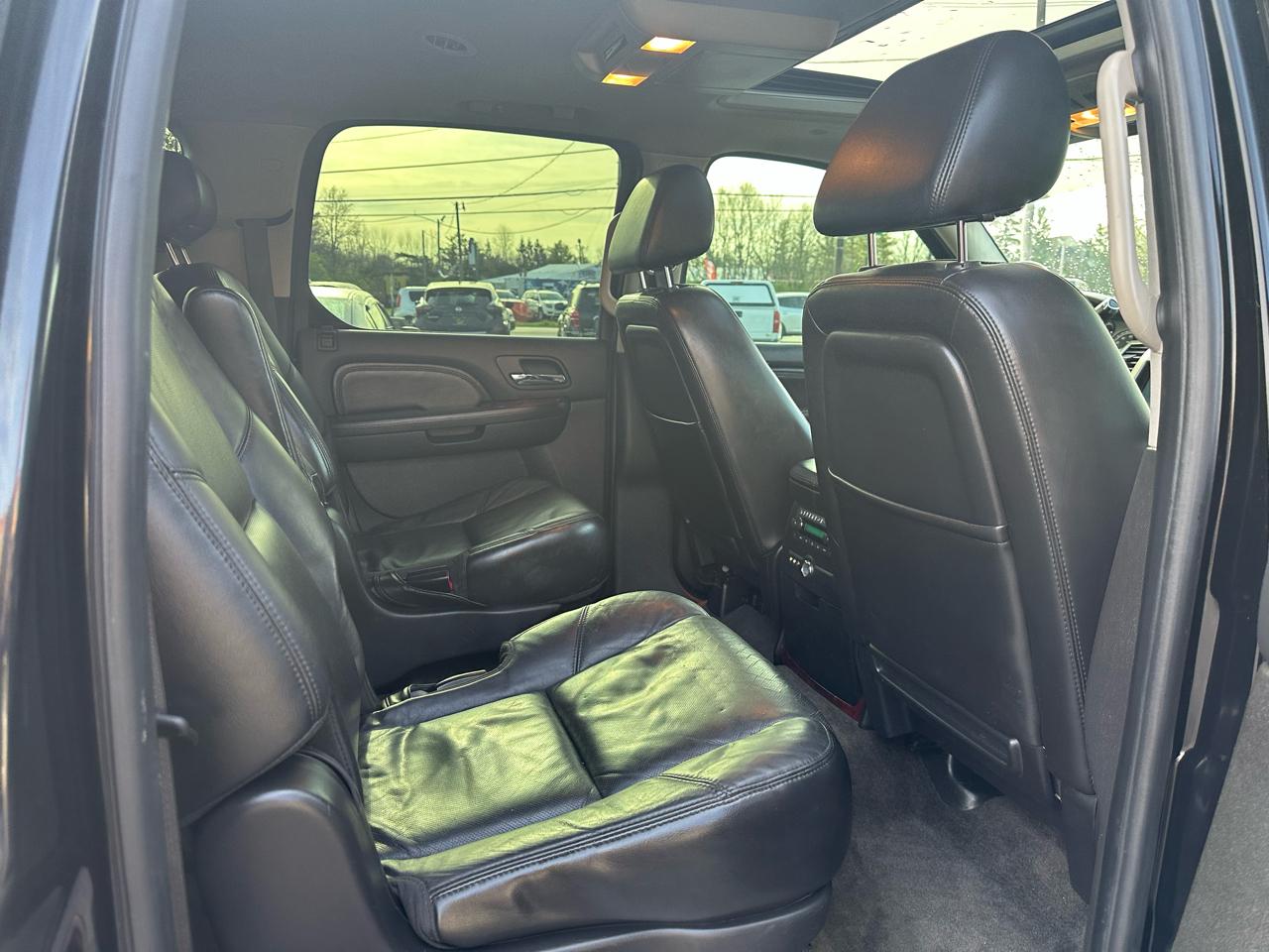 Cadillac Escalade ESV AWD 4dr 2009