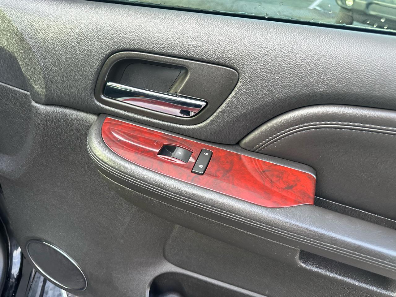 Cadillac Escalade ESV AWD 4dr 2009