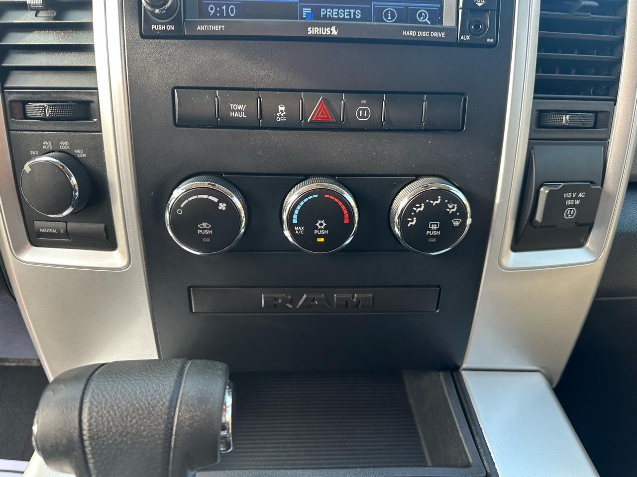 RAM 1500 4WD Quad Cab 140.5" Big Horn 2012