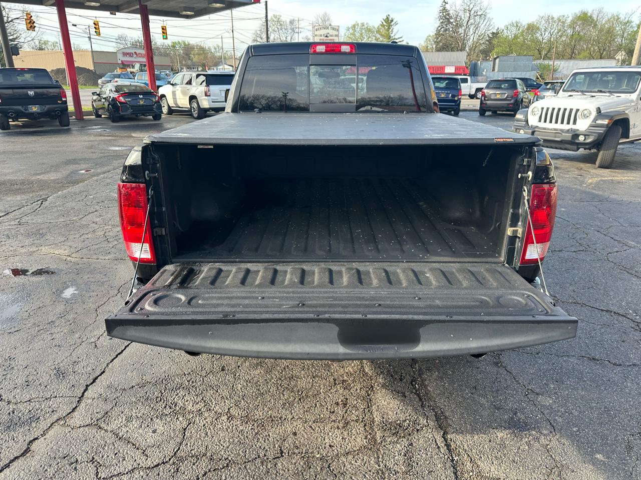 RAM 1500 4WD Quad Cab 140.5" Big Horn 2012