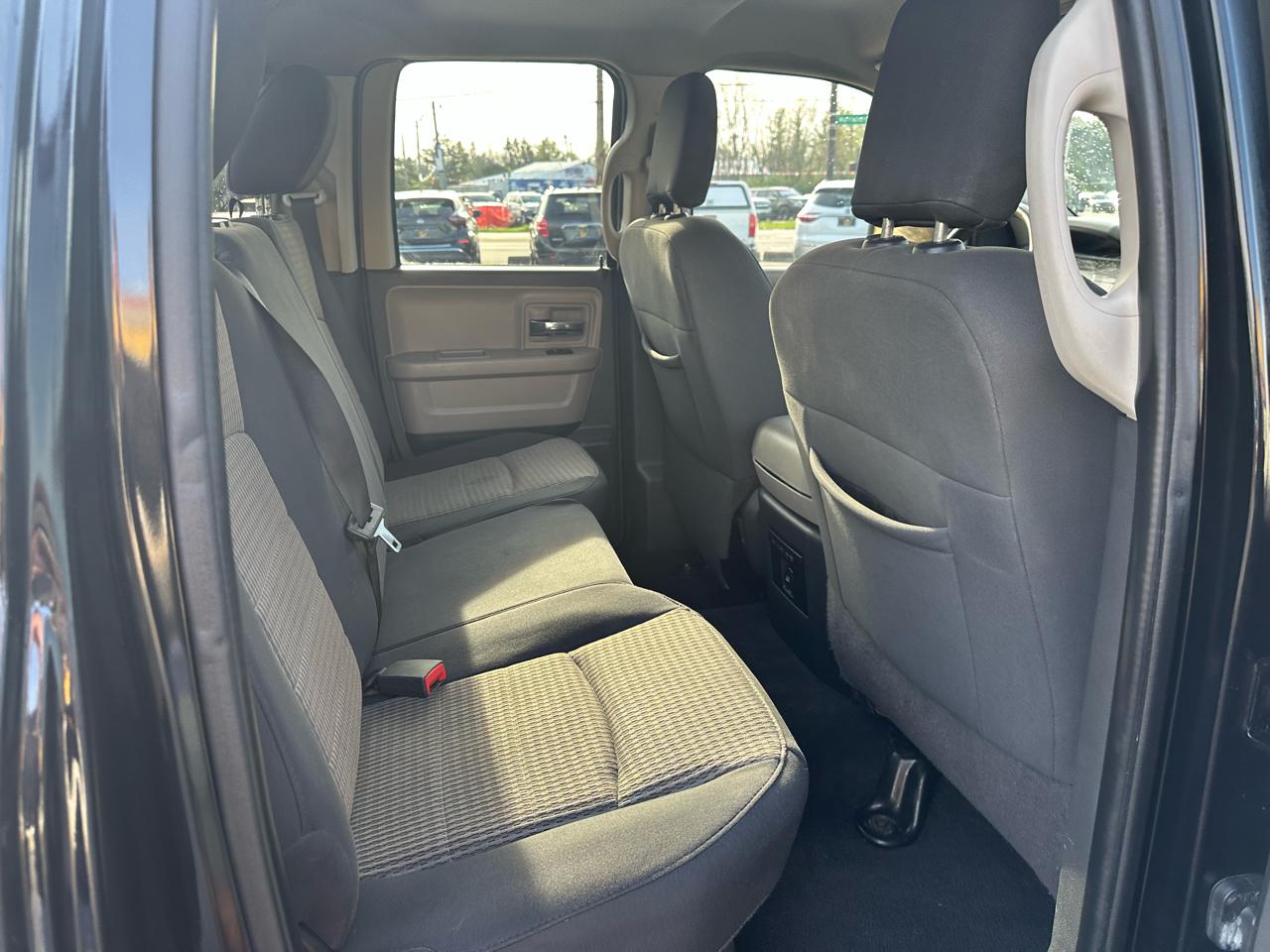 RAM 1500 4WD Quad Cab 140.5" Big Horn 2012