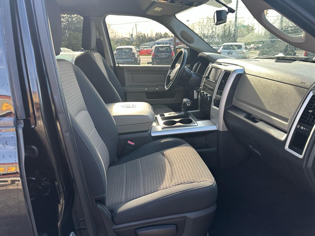 RAM 1500 4WD Quad Cab 140.5" Big Horn 2012