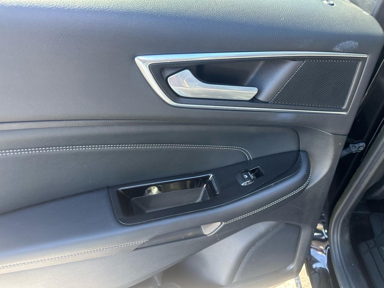 Ford Edge 4dr Titanium AWD 2016