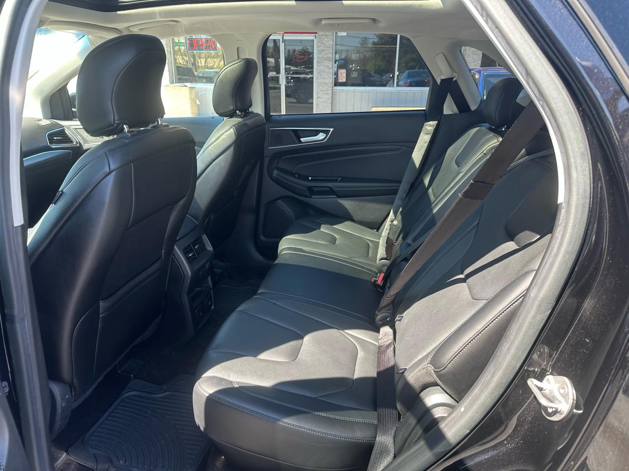 Ford Edge 4dr Titanium AWD 2016