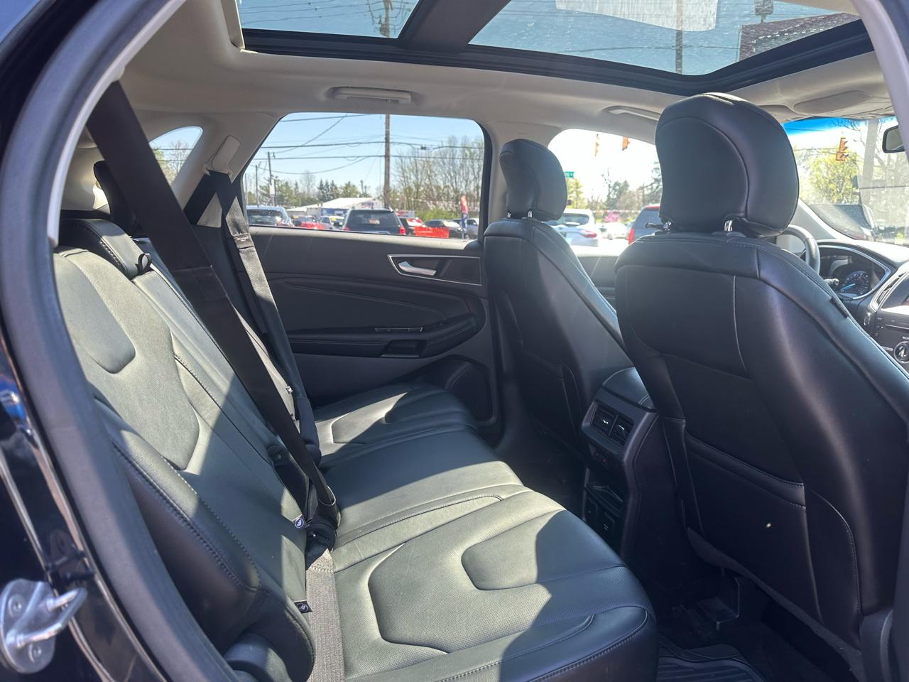 Ford Edge 4dr Titanium AWD 2016