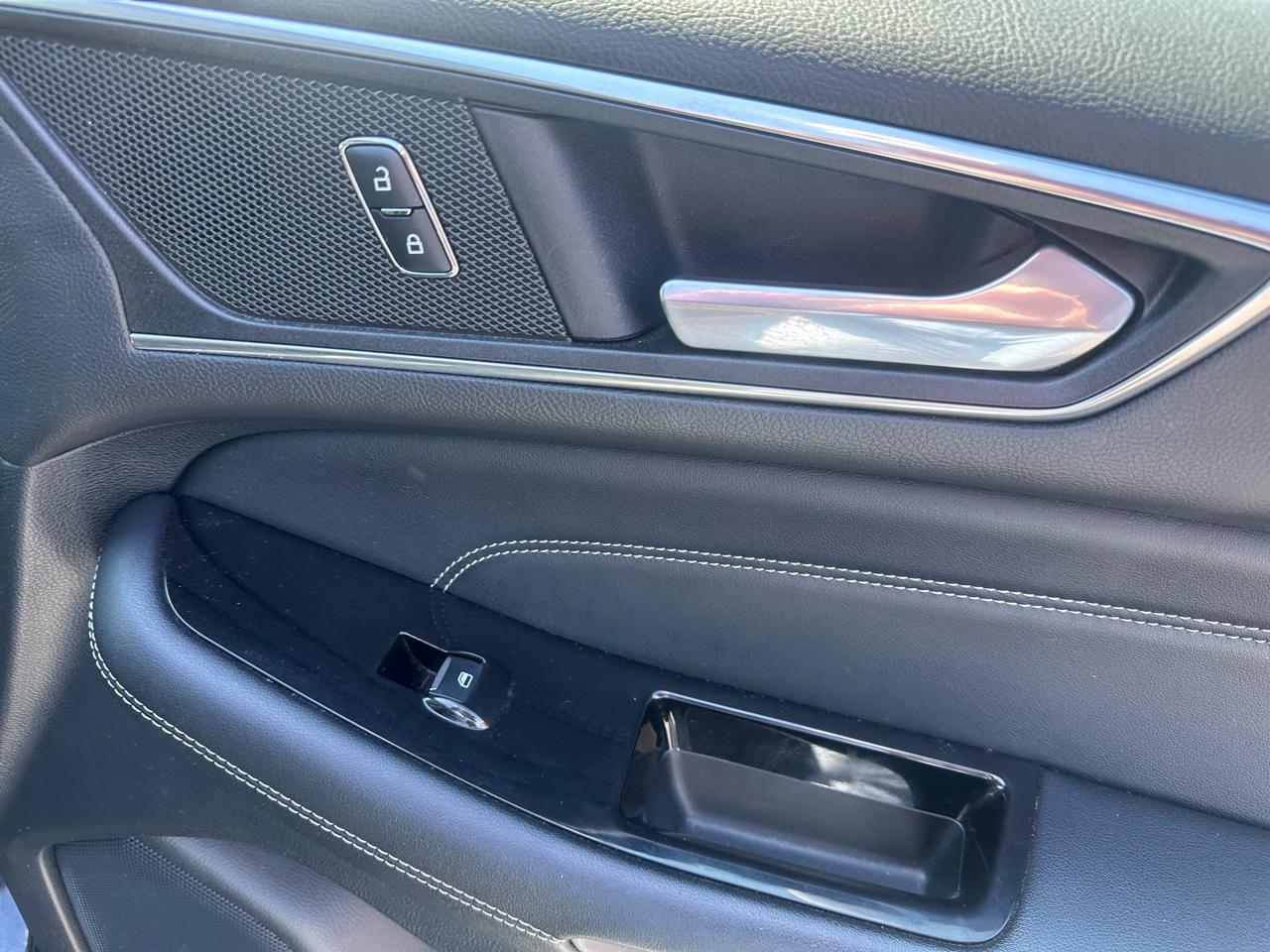 Ford Edge 4dr Titanium AWD 2016