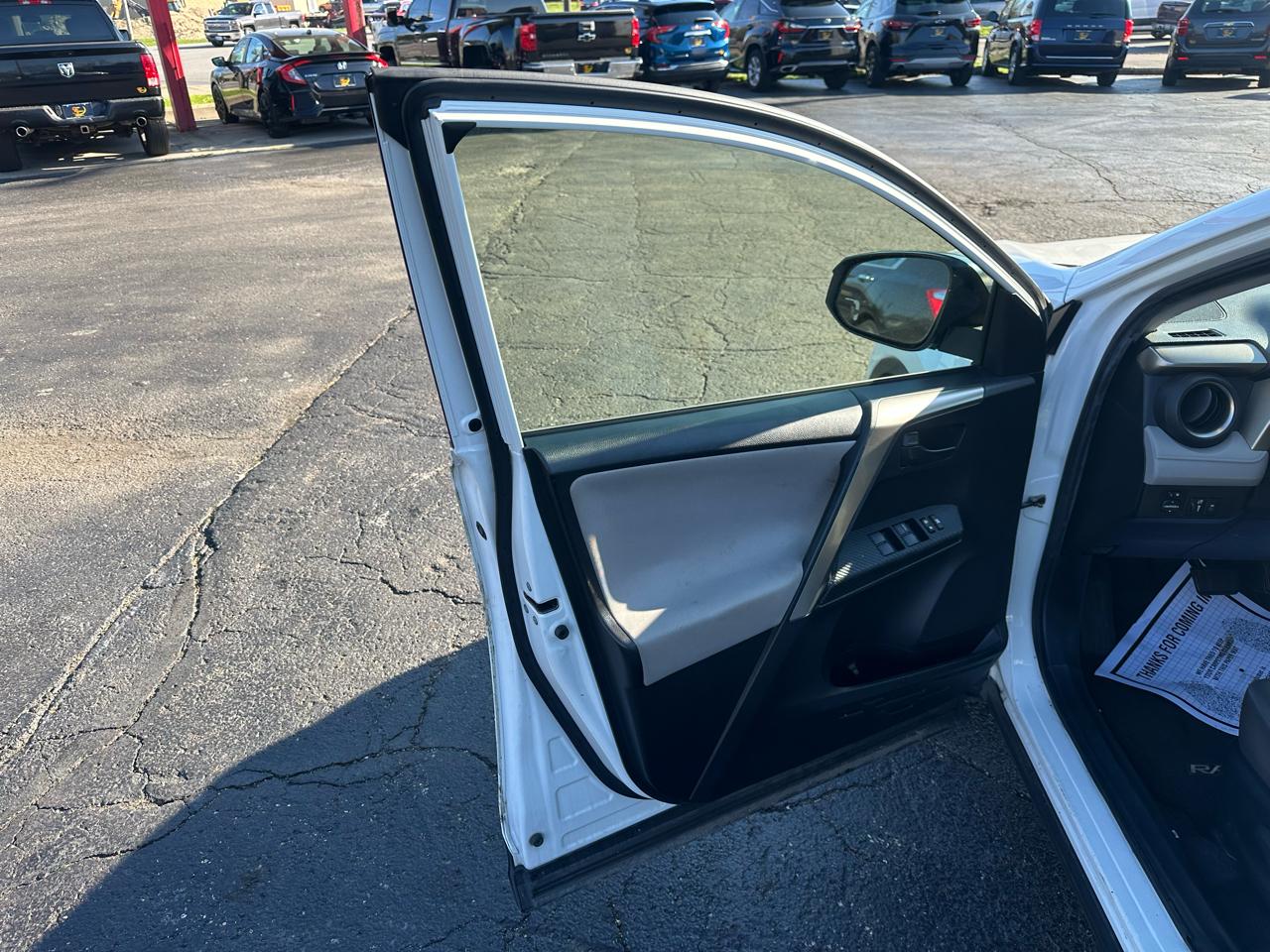 Toyota RAV4 FWD 4dr LE (Natl) 2014