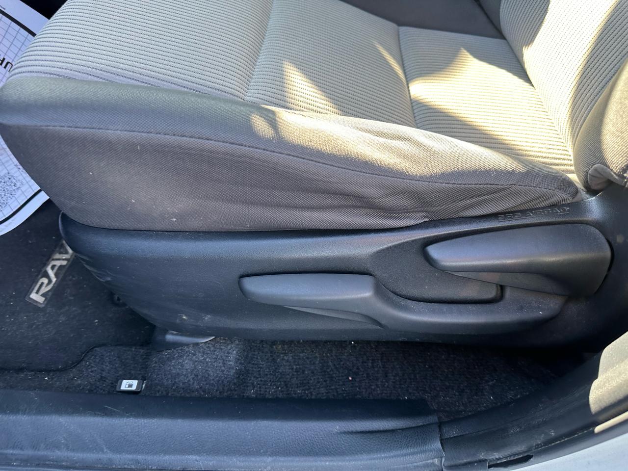 Toyota RAV4 FWD 4dr LE (Natl) 2014