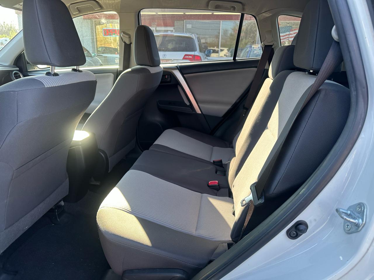 Toyota RAV4 FWD 4dr LE (Natl) 2014