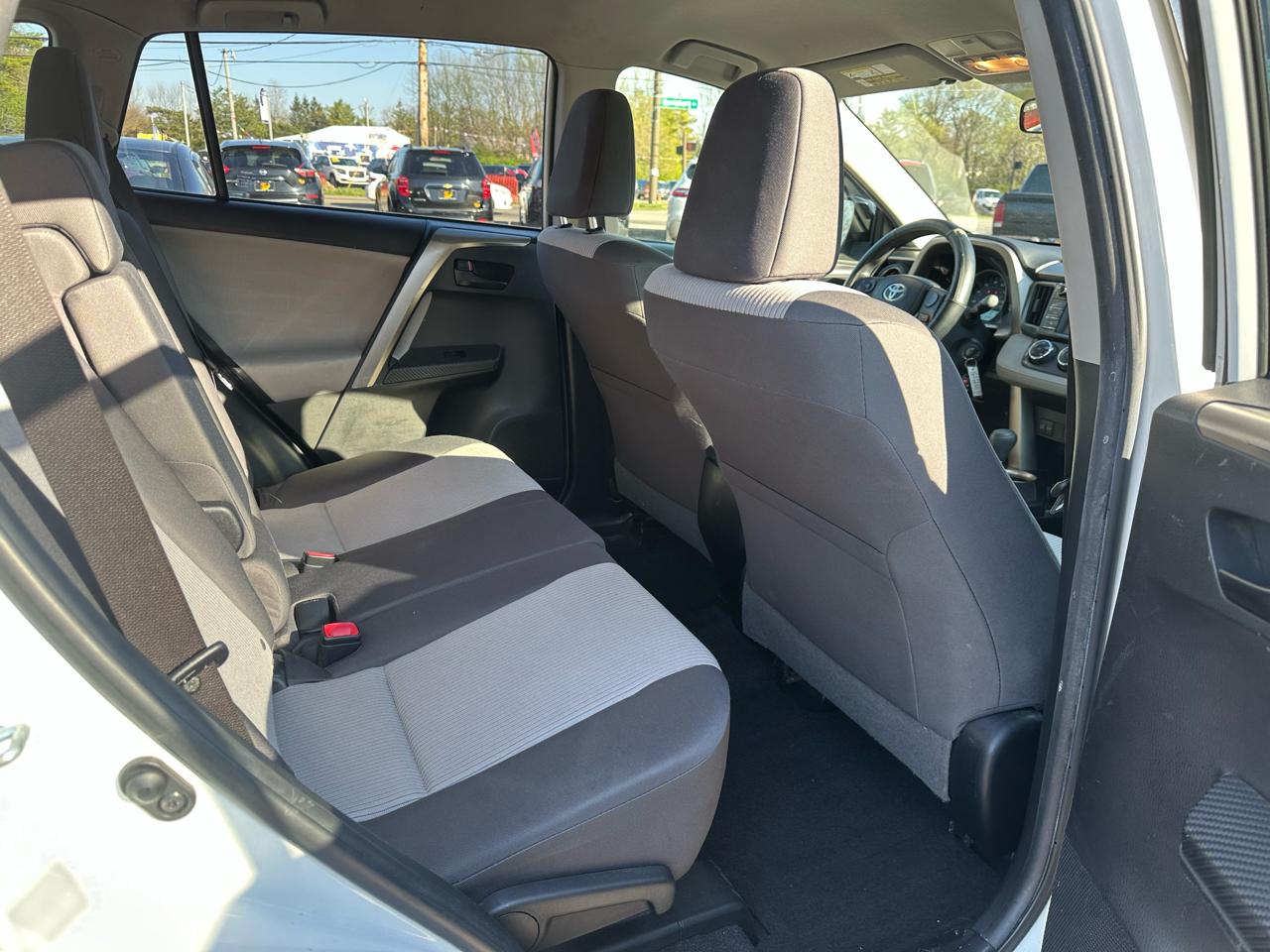 Toyota RAV4 FWD 4dr LE (Natl) 2014