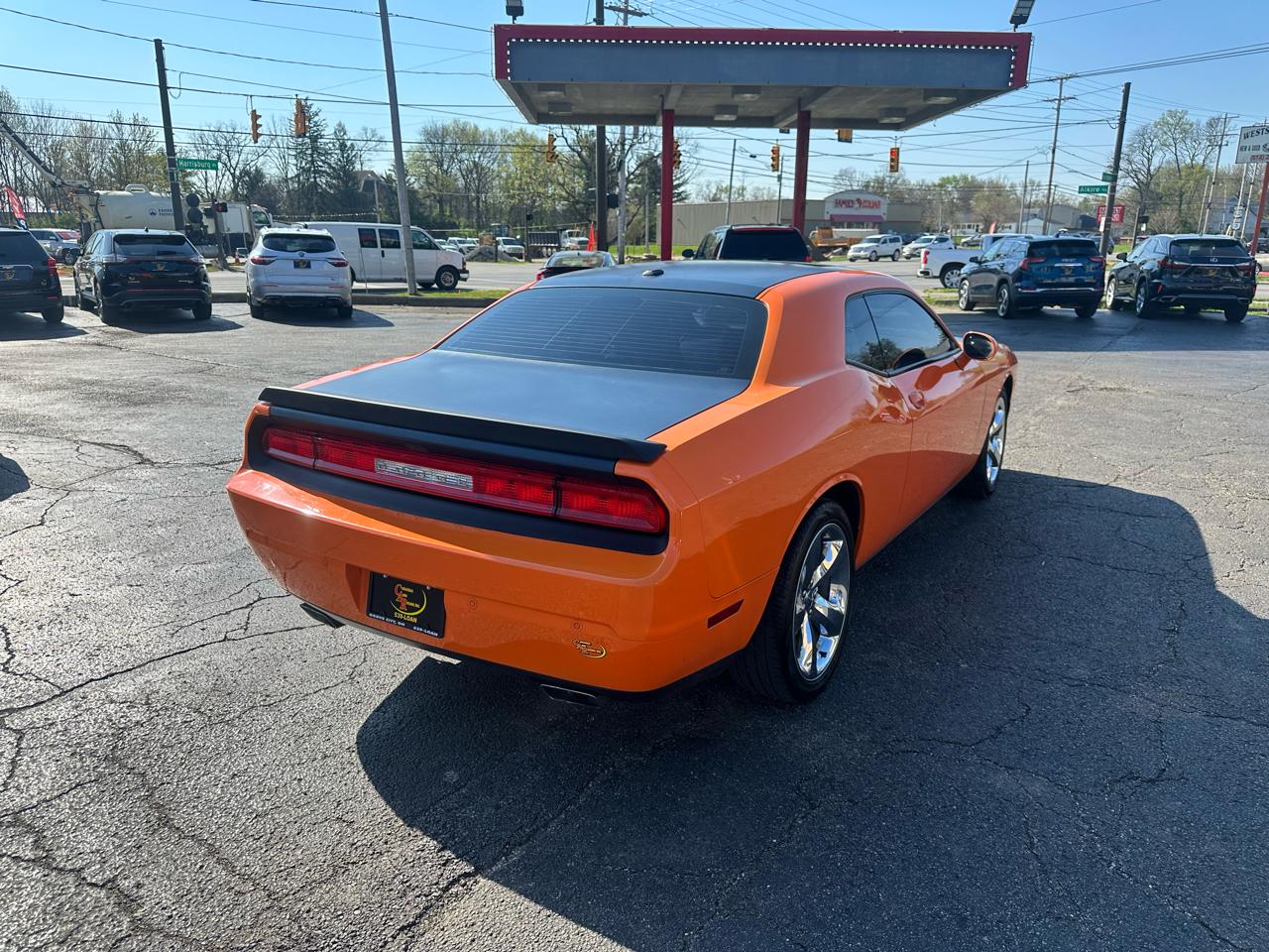 Dodge Challenger 2dr Cpe SXT Plus 2014