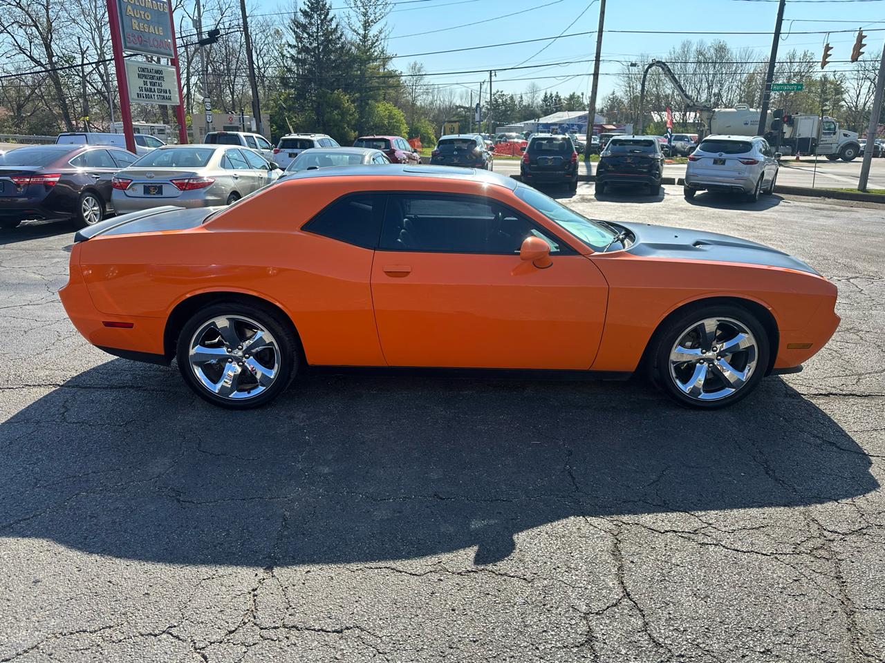 Dodge Challenger 2dr Cpe SXT Plus 2014