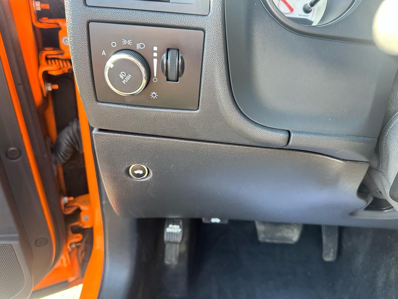 Dodge Challenger 2dr Cpe SXT Plus 2014