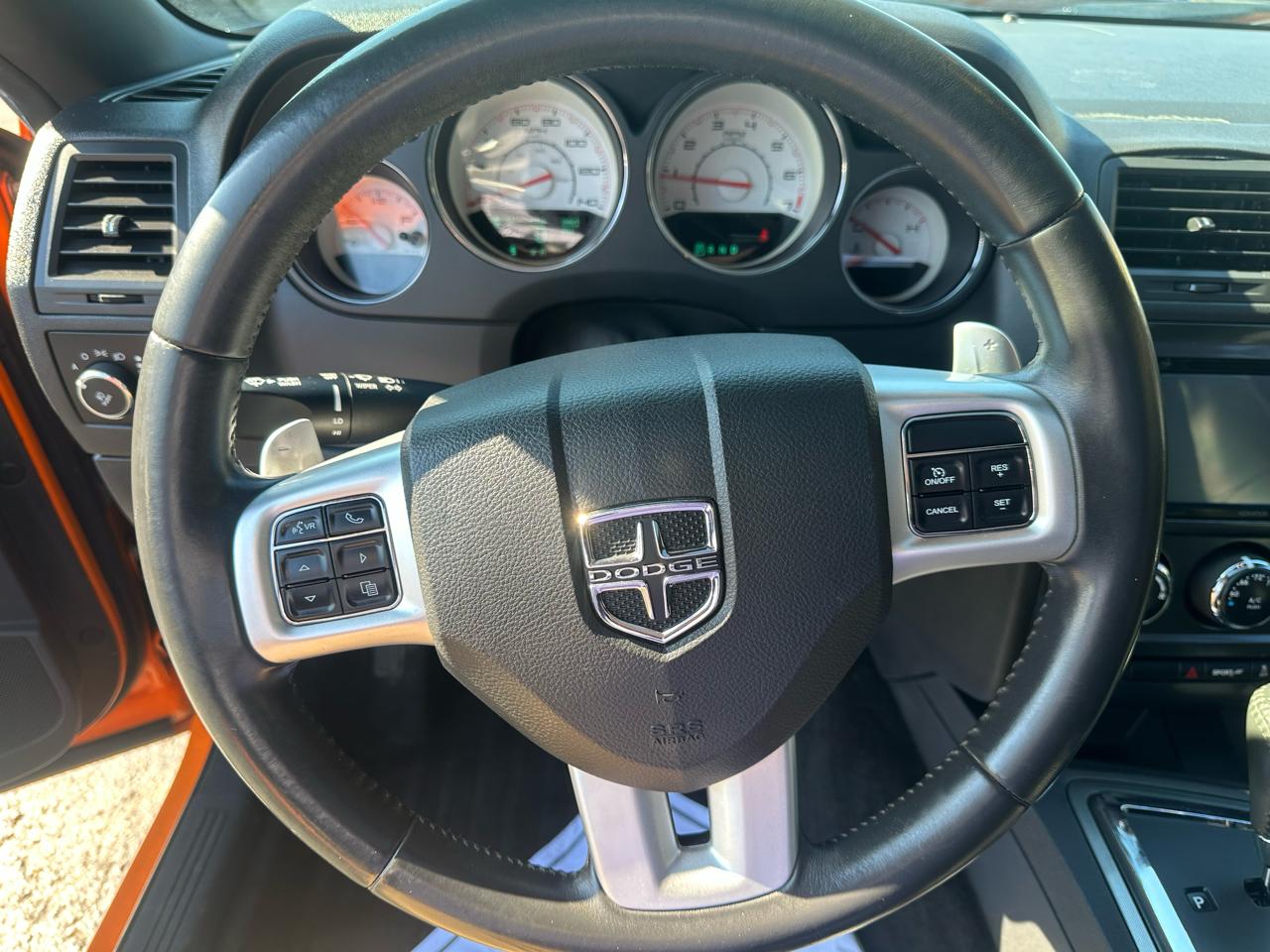 Dodge Challenger 2dr Cpe SXT Plus 2014