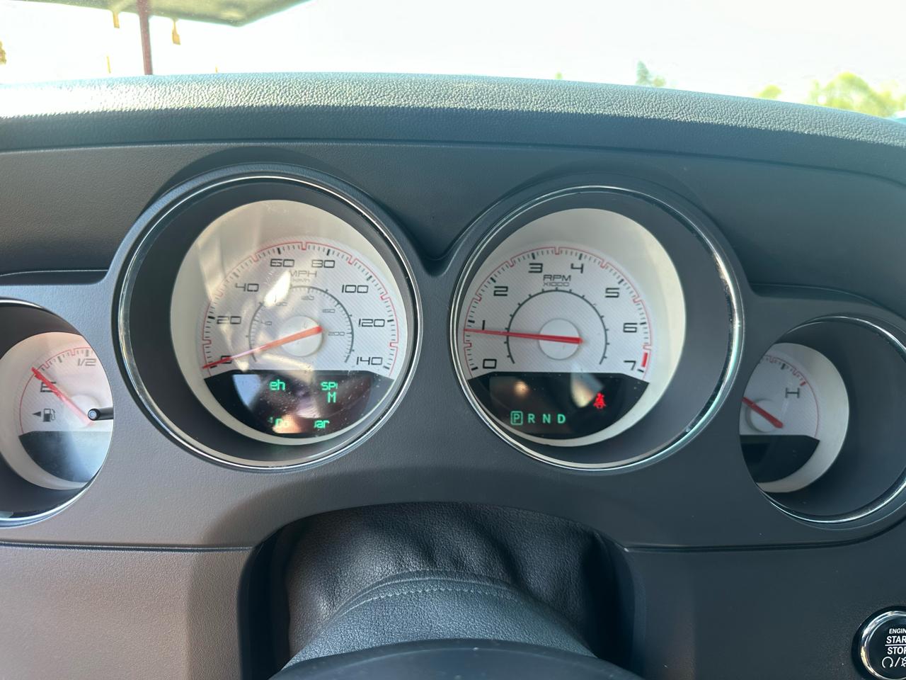 Dodge Challenger 2dr Cpe SXT Plus 2014